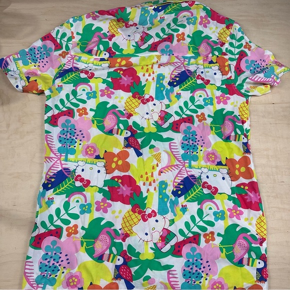 Hello kitty Hawaiian button up - Picture 2 of 7
